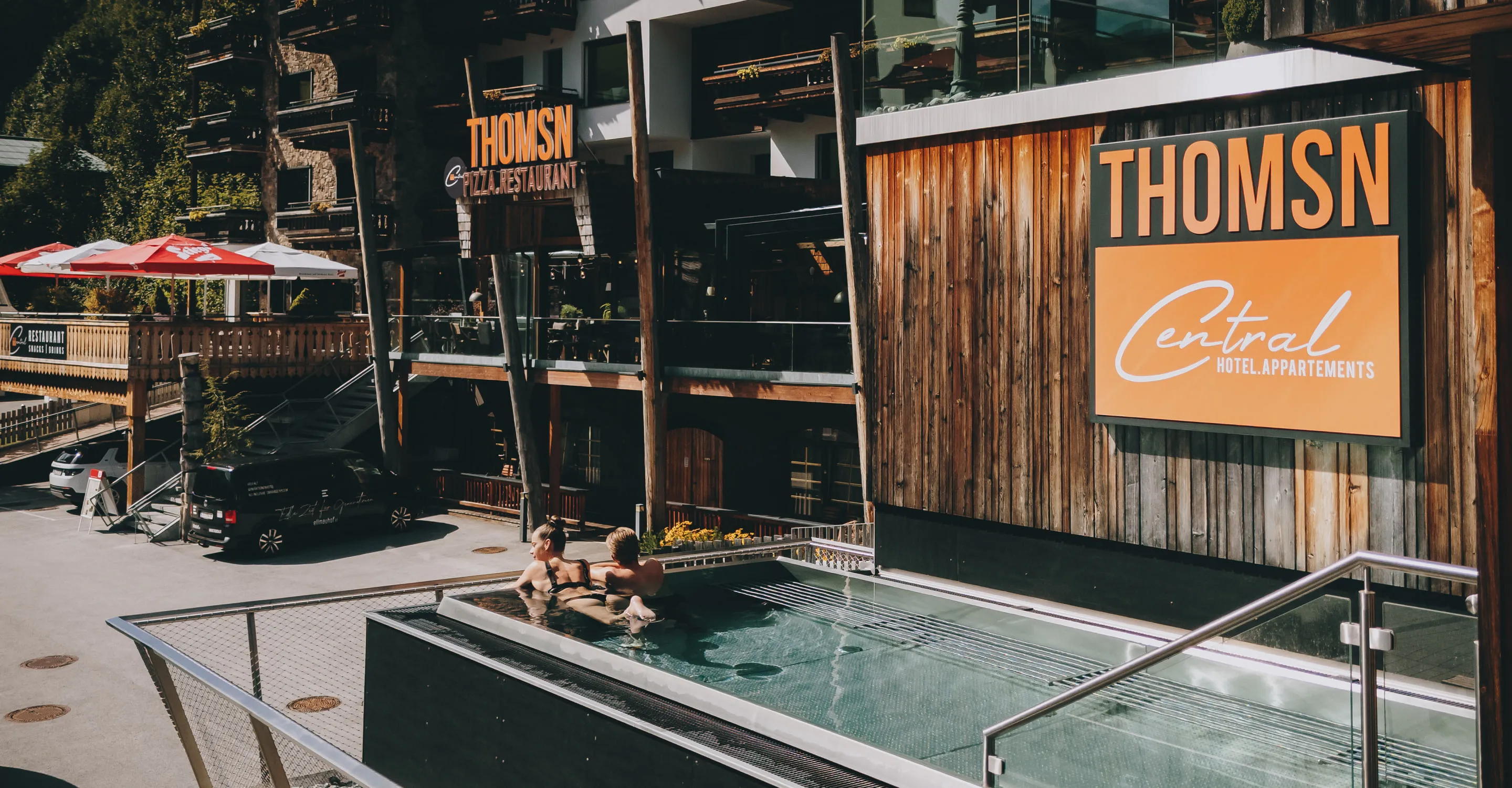 Thomsn-Hinterglemm-Pool-0017