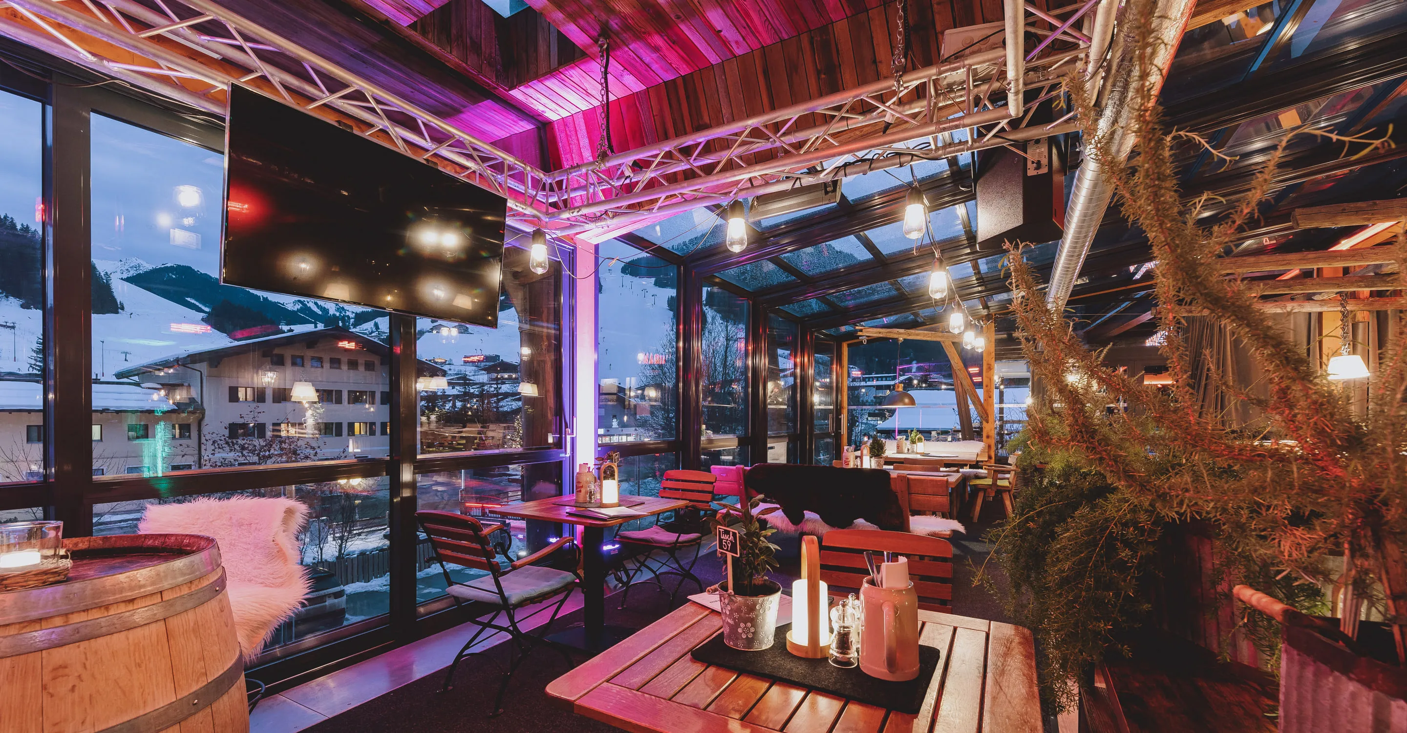 Thomsn-JFK-12-22-Features-0002